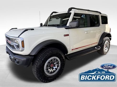 New 2026 Ford Bronco Outer Banks w/ Sasquatch Package AWD/4WD image 1
