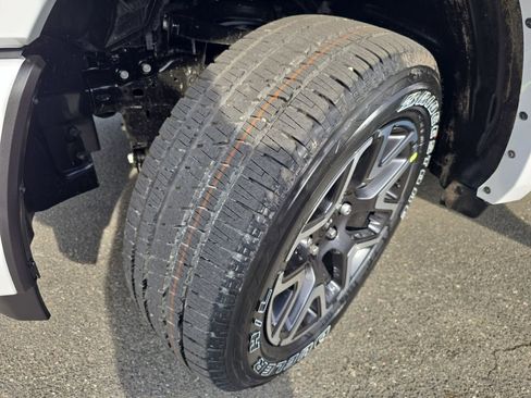 New 2026 RAM 1500 Laramie AWD/4WD image 33