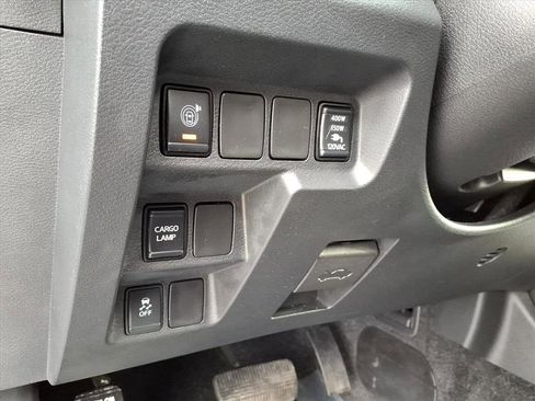 Used 2022 Nissan Frontier SV image 15