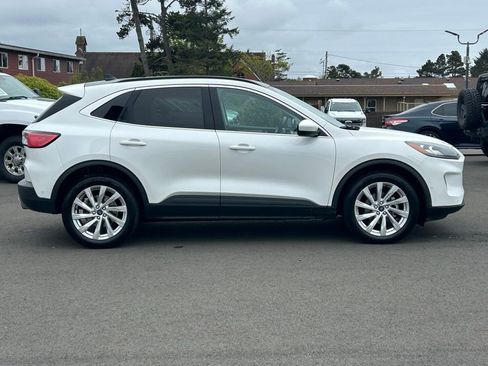 Certified 2022 Ford Escape Titanium w/ Titanium Elite Package AWD/4WD image 4