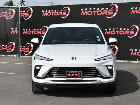 Used 2025 Buick Envista Preferred image 2