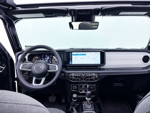 Used 2024 Jeep Wrangler Sahara w/ Technology Group image 31