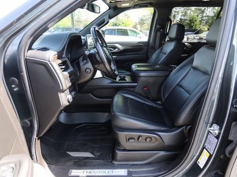 Used 2021 Chevrolet Suburban LT w/ Luxury Package image 45