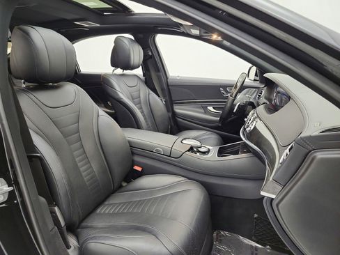 Used 2018 Mercedes-Benz S 560 Sedan image 19