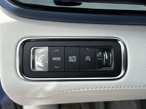 New 2026 Buick Enclave Avenir w/ Super Cruise Package FWD image 18