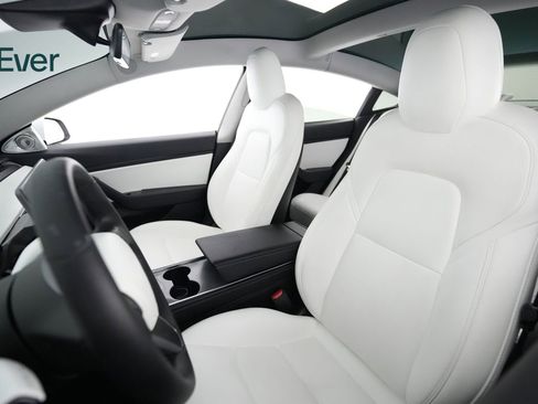 Used 2019 Tesla Model 3 Standard Range Plus RWD image 4