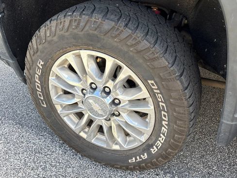 Used 2020 Chevrolet Silverado 2500 High Country w/ Z71 Off-Road Package AWD/4WD image 28