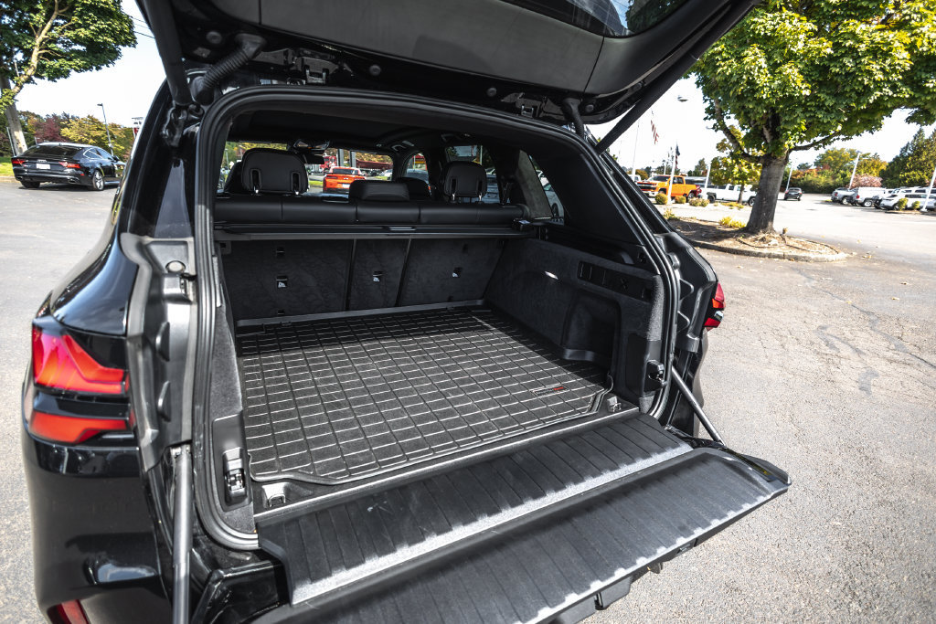 Used 2024 BMW X5 M Competition w/ Executive Package AWD/4WD image 27