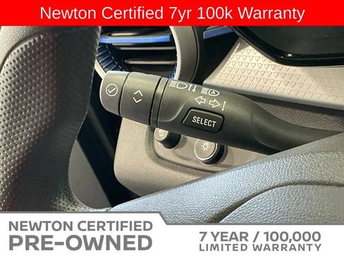 Used 2025 Chevrolet Trax LS FWD image 32
