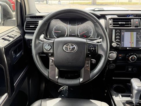 Used 2022 Toyota 4Runner TRD Off-Road Premium AWD/4WD image 20