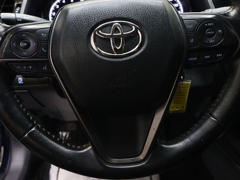 Used 2021 Toyota Camry SE FWD image 18