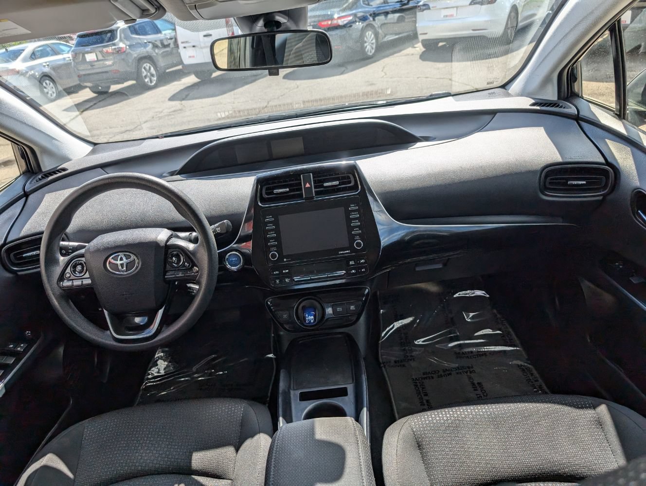 Used 2021 Toyota Prius LE FWD image 14