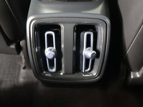 Used 2023 Volvo XC40 B5 Plus w/ Climate Package AWD/4WD image 49