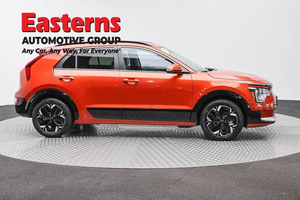 Used 2023 Kia Niro Wind w/ Wind Preserve Package FWD image 4