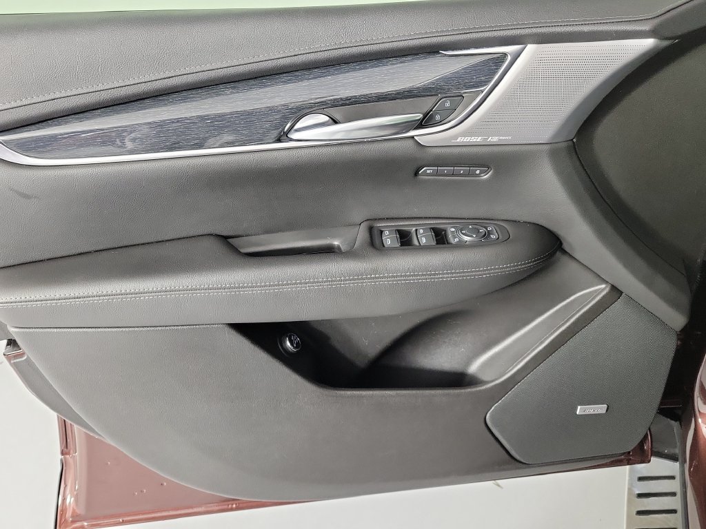 Used 2022 Cadillac XT5 Premium Luxury w/ Technology Package FWD image 21