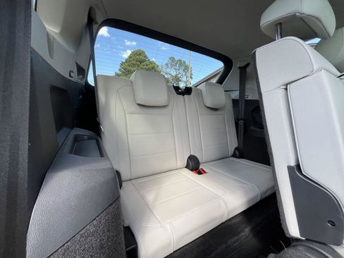 Used 2019 Volkswagen Tiguan SE w/ Panoramic Sunroof Package image 21