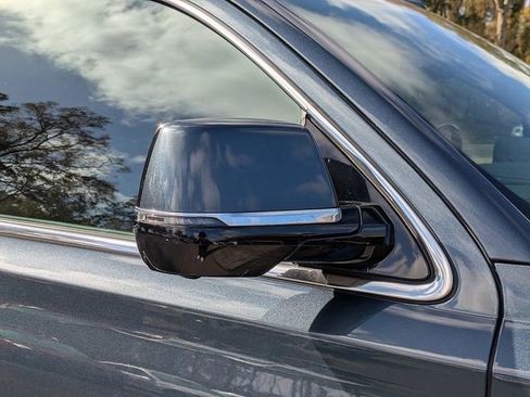 Used 2020 Cadillac Escalade Luxury image 11