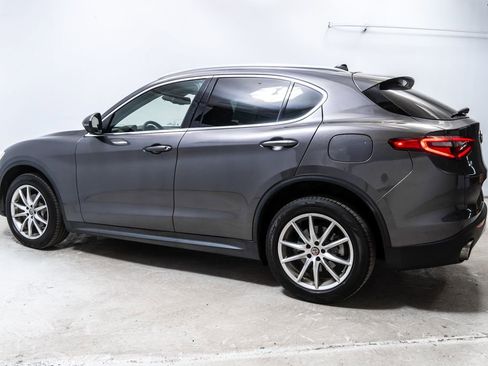 Used 2018 Alfa Romeo Stelvio Ti AWD/4WD image 2