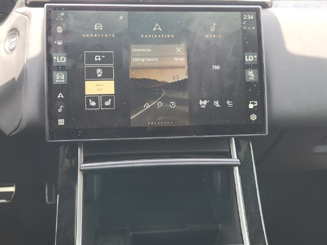 Used 2026 Land Rover Range Rover Velar Dynamic SE AWD/4WD image 17