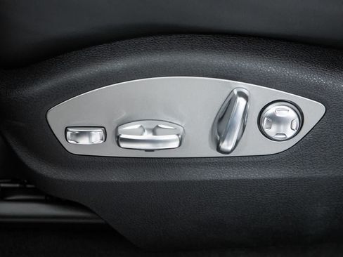 New 2026 Porsche Macan AWD/4WD image 23