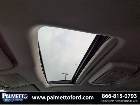 Used 2020 Honda Pilot Touring image 24