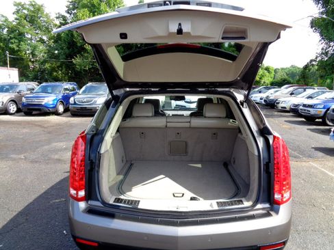 Used 2011 Cadillac SRX Luxury image 25