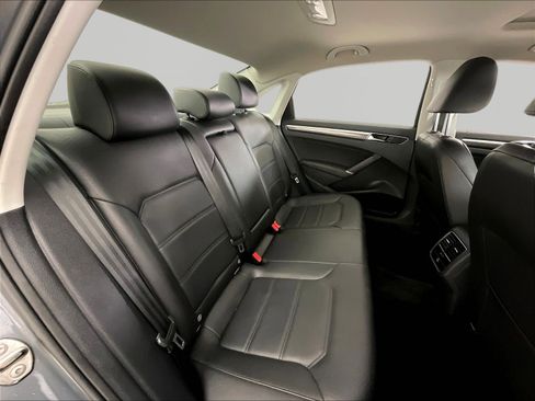Used 2017 Volkswagen Passat 1.8T SE w/ SE Lighting Package FWD image 25