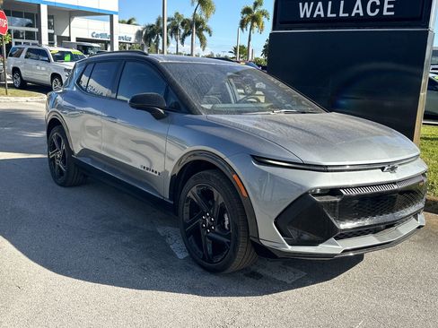 New 2026 Chevrolet Equinox EV RS image 4