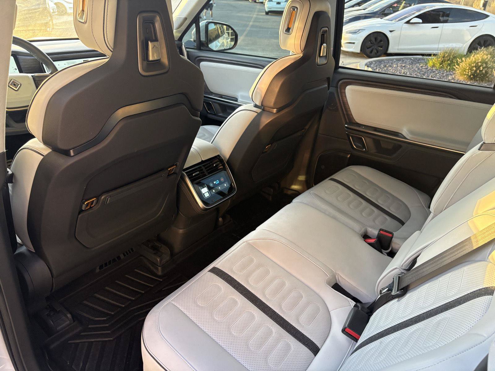 Used 2024 Rivian R1S Adventure Dual AWD/4WD image 16