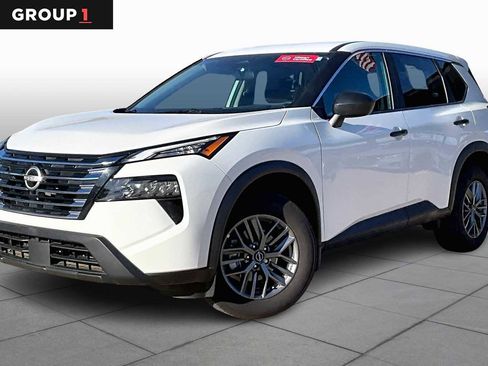 Used 2025 Nissan Rogue S AWD/4WD image 1