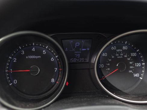 Used 2011 Hyundai Tucson GLS FWD image 10
