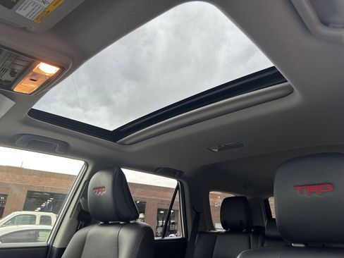 Used 2023 Toyota 4Runner TRD Off-Road Premium w/ Moonroof Package AWD/4WD image 31