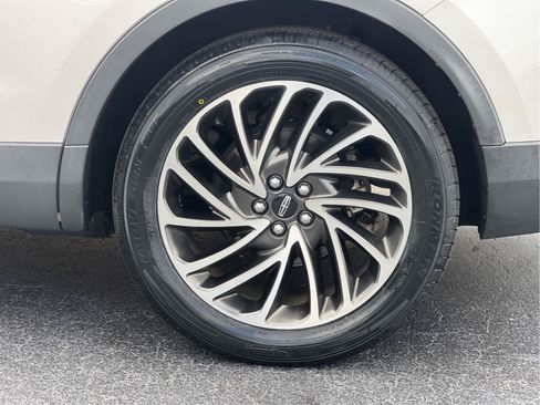 Used 2019 Lincoln Nautilus Reserve FWD image 28