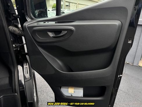 Used 2019 Mercedes-Benz Sprinter 2500 image 29
