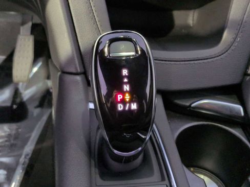 Used 2025 Cadillac XT6 Premium Luxury w/ Technology Package image 21