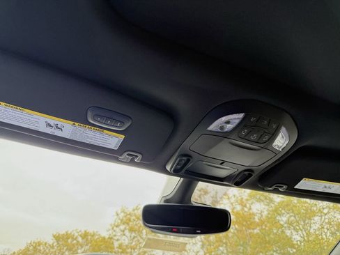 New 2026 Chrysler Pacifica Limited w/ Uconnect Theater Family Group image 30