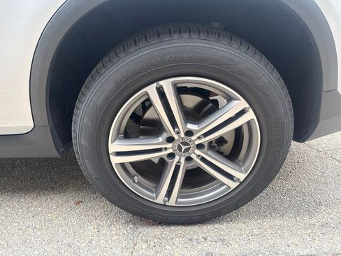 Used 2020 Mercedes-Benz GLC 300 4MATIC image 11