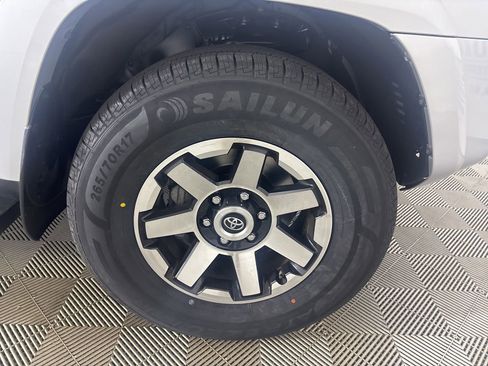 Used 2021 Toyota 4Runner TRD Off-Road Premium w/ Moonroof Package AWD/4WD image 42
