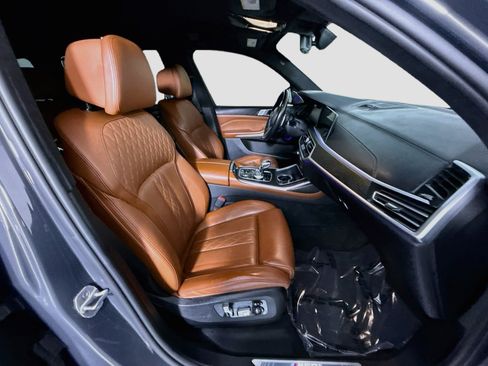 Used 2022 BMW X7 M50i AWD/4WD image 29