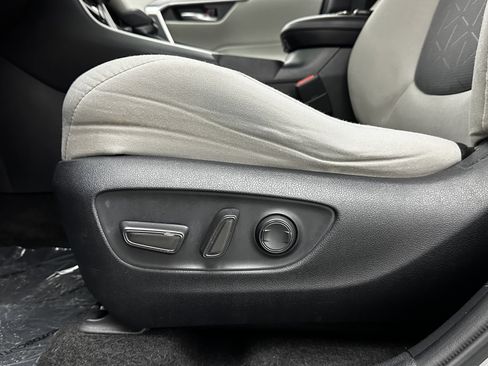 Used 2021 Toyota RAV4 XLE image 13