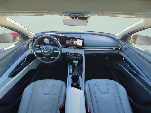 Used 2023 Hyundai Elantra Limited FWD image 10