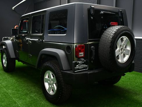 Used 2009 Jeep Wrangler Unlimited X RWD image 2