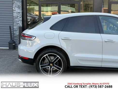 Used 2019 Porsche Macan AWD/4WD image 12