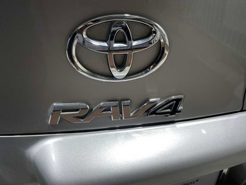 Used 2011 Toyota RAV4 Limited w/ Limited Extra Value Pkg AWD/4WD image 7