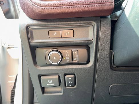 Used 2024 Ford Expedition Max Limited image 14