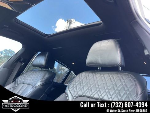 Used 2019 BMW 750i image 32