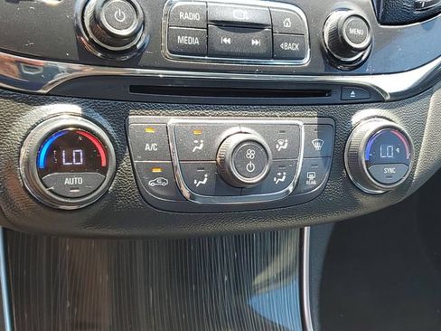 Used 2018 Chevrolet Impala Premier FWD image 30