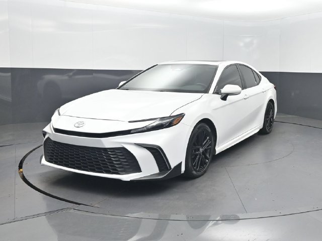 Used 2025 Toyota Camry SE w/ Convenience Package FWD image 1