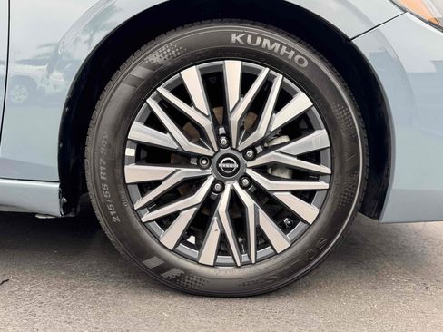 Used 2024 Nissan Sentra SV image 37