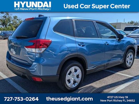 Used 2024 Subaru Forester AWD/4WD image 2